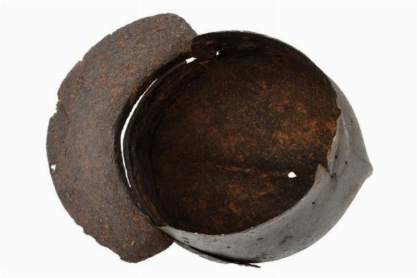 Interessante celata  - Asta Rare Armi Antiche e Militaria da tutto il mondo - Associazione Nazionale - Case d'Asta italiane