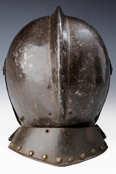 Elmo alla savoiarda  - Asta Rare Armi Antiche e Militaria da tutto il mondo - Associazione Nazionale - Case d'Asta italiane