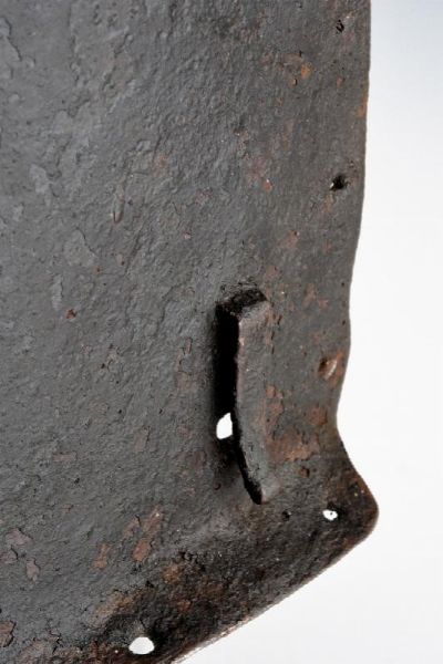 Elmo e pettorale d'assedio con insegne dell'ordine di Malta  - Asta Rare Armi Antiche e Militaria da tutto il mondo - Associazione Nazionale - Case d'Asta italiane