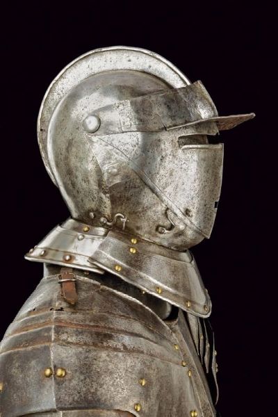 Mezza armatura composita  - Asta Rare Armi Antiche e Militaria da tutto il mondo - Associazione Nazionale - Case d'Asta italiane