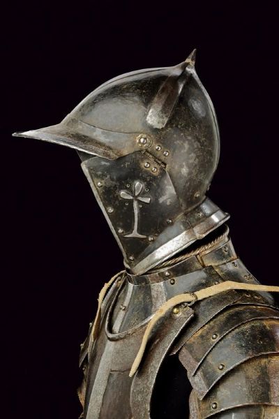 Corsaletto bianconero da uomo d'arme  - Asta Rare Armi Antiche e Militaria da tutto il mondo - Associazione Nazionale - Case d'Asta italiane