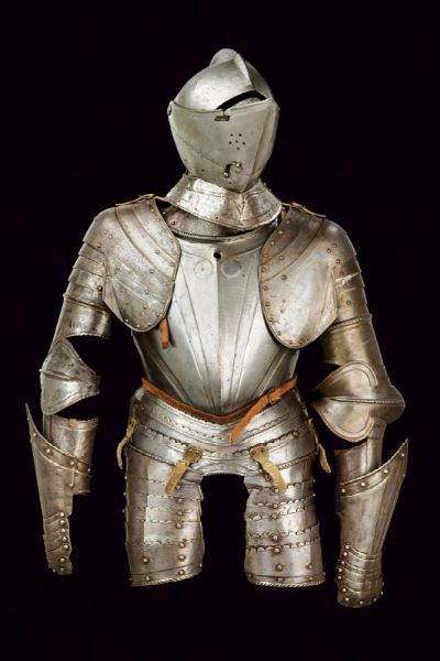 Corsaletto con elmo chiuso  - Asta Rare Armi Antiche e Militaria da tutto il mondo - Associazione Nazionale - Case d'Asta italiane