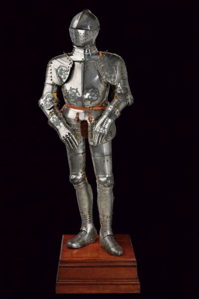 Imponente armatura da torneo  - Asta Rare Armi Antiche e Militaria da tutto il mondo - Associazione Nazionale - Case d'Asta italiane