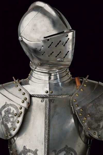 Imponente armatura da torneo  - Asta Rare Armi Antiche e Militaria da tutto il mondo - Associazione Nazionale - Case d'Asta italiane