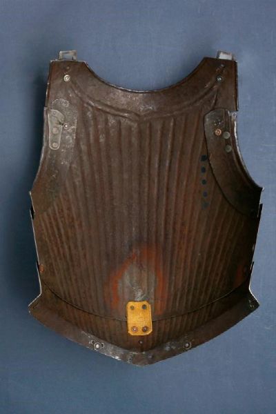 Fantastica armatura completa alla Massimiliana con incisioni  - Asta Rare Armi Antiche e Militaria da tutto il mondo - Associazione Nazionale - Case d'Asta italiane