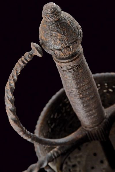 Spada a tazza  - Asta Rare Armi Antiche e Militaria da tutto il mondo - Associazione Nazionale - Case d'Asta italiane