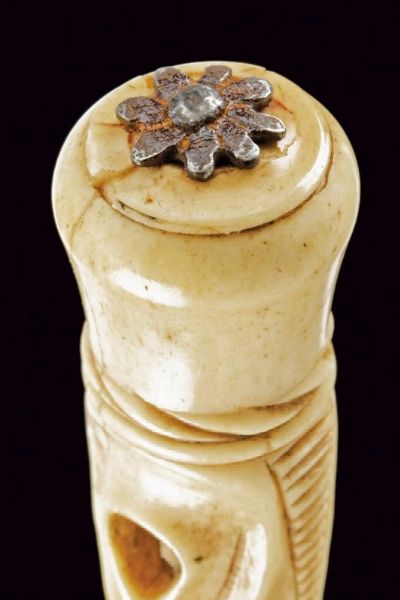 Stiletto  - Asta Rare Armi Antiche e Militaria da tutto il mondo - Associazione Nazionale - Case d'Asta italiane