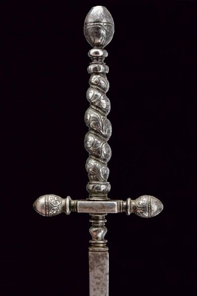 Fine stiletto intagliato  - Asta Rare Armi Antiche e Militaria da tutto il mondo - Associazione Nazionale - Case d'Asta italiane