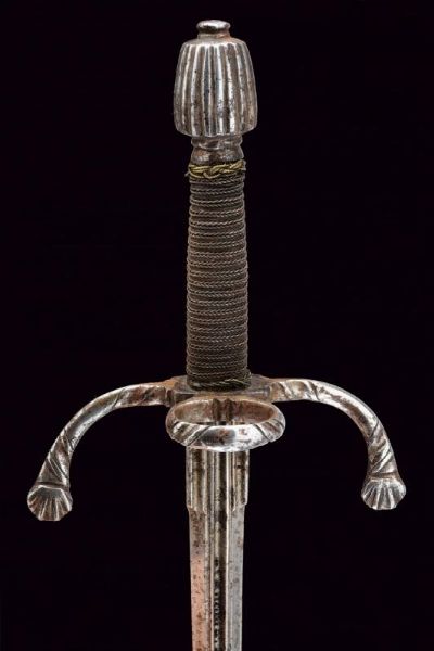 Daga mano sinistra con lama traforata  - Asta Rare Armi Antiche e Militaria da tutto il mondo - Associazione Nazionale - Case d'Asta italiane