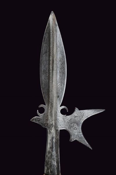 Rara alabarda incisa con stemma  - Asta Rare Armi Antiche e Militaria da tutto il mondo - Associazione Nazionale - Case d'Asta italiane