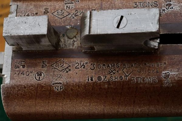 Doppietta a cani esterni di Westley Richards in cassetta  - Asta Rare Armi Antiche e Militaria da tutto il mondo - Associazione Nazionale - Case d'Asta italiane