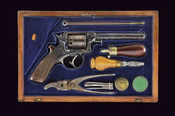 Revolver Tranter a luminello in cassetta  - Asta Rare Armi Antiche e Militaria da tutto il mondo - Associazione Nazionale - Case d'Asta italiane