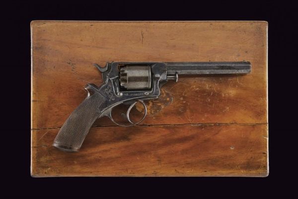 Revolver Tranter a luminello in cassetta  - Asta Rare Armi Antiche e Militaria da tutto il mondo - Associazione Nazionale - Case d'Asta italiane
