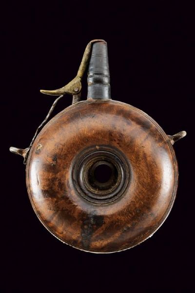 Fiasca da polvere  - Asta Rare Armi Antiche e Militaria da tutto il mondo - Associazione Nazionale - Case d'Asta italiane