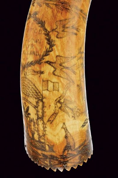Corno da polvere con incisione e dedica  - Asta Rare Armi Antiche e Militaria da tutto il mondo - Associazione Nazionale - Case d'Asta italiane
