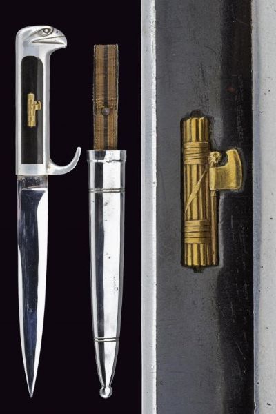 Pugnale Mod. 1932 da ufficiale MVSN testa d'aquila  - Asta Rare Armi Antiche e Militaria da tutto il mondo - Associazione Nazionale - Case d'Asta italiane