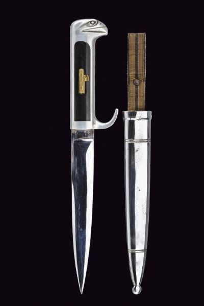 Pugnale Mod. 1932 da ufficiale MVSN testa d'aquila  - Asta Rare Armi Antiche e Militaria da tutto il mondo - Associazione Nazionale - Case d'Asta italiane