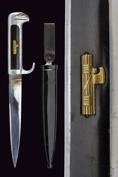 Pugnale Mod. 1932 da ufficiale MVSN testa d'aquila  - Asta Rare Armi Antiche e Militaria da tutto il mondo - Associazione Nazionale - Case d'Asta italiane