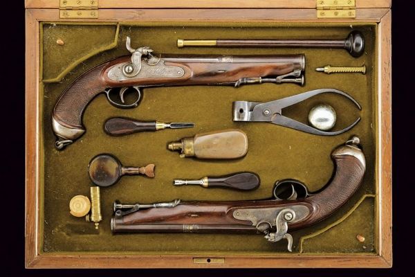 Paio di pistole a luminello da ufficiale firmate De Herraduras, in cassetta  - Asta Rare Armi Antiche e Militaria da tutto il mondo - Associazione Nazionale - Case d'Asta italiane