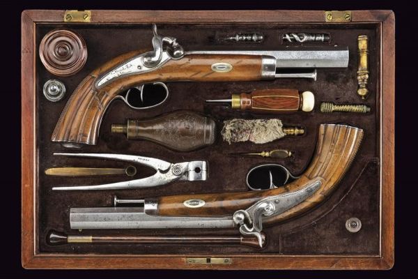 Paio di pistole a luminello di Flachat in cassetta  - Asta Rare Armi Antiche e Militaria da tutto il mondo - Associazione Nazionale - Case d'Asta italiane