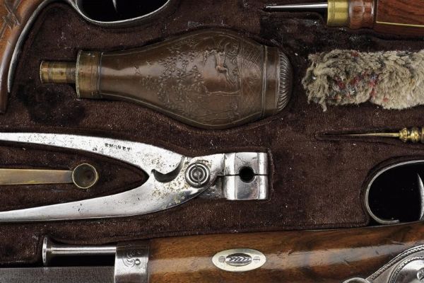 Paio di pistole a luminello di Flachat in cassetta  - Asta Rare Armi Antiche e Militaria da tutto il mondo - Associazione Nazionale - Case d'Asta italiane