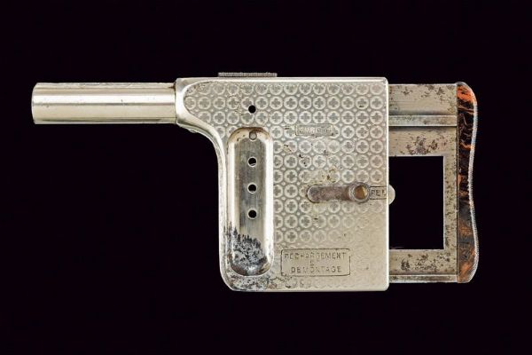 Pistola da palmo Mitrailleuse  - Asta Rare Armi Antiche e Militaria da tutto il mondo - Associazione Nazionale - Case d'Asta italiane