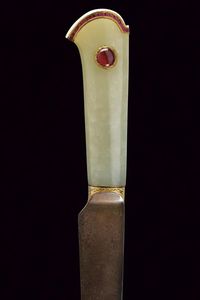 Bellissimo kard con impugnatura in giada decorata con rubini  - Asta Rare Armi Antiche e Militaria da tutto il mondo - Associazione Nazionale - Case d'Asta italiane