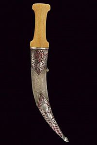 Bel kandshar con fodero decorato in argento  - Asta Rare Armi Antiche e Militaria da tutto il mondo - Associazione Nazionale - Case d'Asta italiane