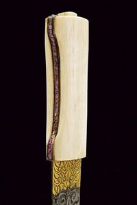 Raffinata jambiya decorata con pietre  - Asta Rare Armi Antiche e Militaria da tutto il mondo - Associazione Nazionale - Case d'Asta italiane