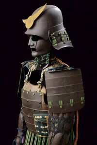 Okegawa Nimai-do Gusoku con Hineno Zu-nari Kabuto (armatura da samurai)  - Asta Rare Armi Antiche e Militaria da tutto il mondo - Associazione Nazionale - Case d'Asta italiane