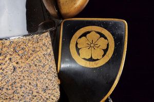 Nimai-do Gusoku con Shiinomi-nari Kabuto (armatura da samurai)  - Asta Rare Armi Antiche e Militaria da tutto il mondo - Associazione Nazionale - Case d'Asta italiane
