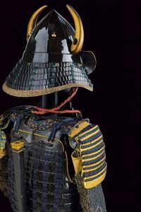 Nimai-do Gusoku con Shiinomi-nari Kabuto (armatura da samurai)  - Asta Rare Armi Antiche e Militaria da tutto il mondo - Associazione Nazionale - Case d'Asta italiane