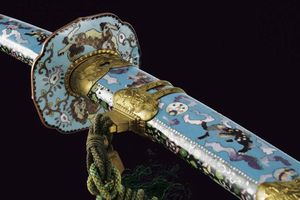 Koshirae per un tachi lavorato in cloisonne  - Asta Rare Armi Antiche e Militaria da tutto il mondo - Associazione Nazionale - Case d'Asta italiane