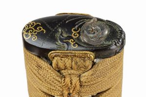 Impugnatura (Tsukamae) per un wakizashi  - Asta Rare Armi Antiche e Militaria da tutto il mondo - Associazione Nazionale - Case d'Asta italiane