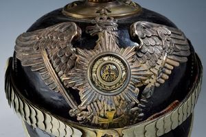 Raro elmo da ufficiale del 5� Reggimento della Guardia a piedi  - Asta Rare Armi Antiche e Militaria da tutto il mondo - Associazione Nazionale - Case d'Asta italiane