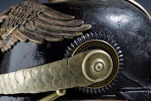 Raro elmo da ufficiale del 5� Reggimento della Guardia a piedi  - Asta Rare Armi Antiche e Militaria da tutto il mondo - Associazione Nazionale - Case d'Asta italiane