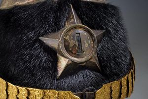 Elmo da ufficiale di cavalleria con monogramma di Umberto I  - Asta Rare Armi Antiche e Militaria da tutto il mondo - Associazione Nazionale - Case d'Asta italiane