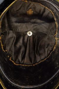 Elmo da ufficiale di cavalleria con monogramma di Umberto I  - Asta Rare Armi Antiche e Militaria da tutto il mondo - Associazione Nazionale - Case d'Asta italiane