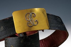 Elmo da ufficiale della Guardia Civica con spalline e cinturone  - Asta Rare Armi Antiche e Militaria da tutto il mondo - Associazione Nazionale - Case d'Asta italiane