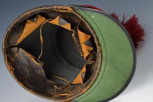 Shako da truppa mod. 1848 -1852 del 3� regg. fanteria di linea Principe  - Asta Rare Armi Antiche e Militaria da tutto il mondo - Associazione Nazionale - Case d'Asta italiane