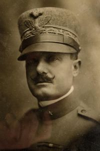 Set di giacca e berretto da generale della brigata di fanteria Reggio  - Asta Rare Armi Antiche e Militaria da tutto il mondo - Associazione Nazionale - Case d'Asta italiane