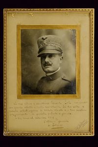 Set di giacca e berretto da generale della brigata di fanteria Reggio  - Asta Rare Armi Antiche e Militaria da tutto il mondo - Associazione Nazionale - Case d'Asta italiane