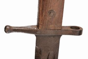 Scultura commemorativa lavorata a effigiare la baionetta modello 1891  - Asta Rare Armi Antiche e Militaria da tutto il mondo - Associazione Nazionale - Case d'Asta italiane