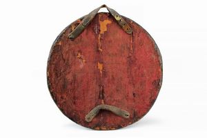 Rara rotella in cuoio bollito  - Asta Rare Armi Antiche e Militaria da tutto il mondo - Associazione Nazionale - Case d'Asta italiane