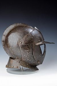 Elmo alla savoiarda  - Asta Rare Armi Antiche e Militaria da tutto il mondo - Associazione Nazionale - Case d'Asta italiane