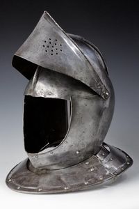 Elmo chiuso  - Asta Rare Armi Antiche e Militaria da tutto il mondo - Associazione Nazionale - Case d'Asta italiane