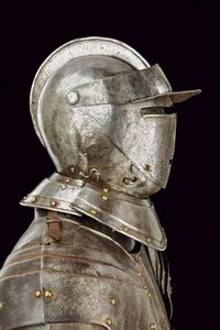 Mezza armatura composita  - Asta Rare Armi Antiche e Militaria da tutto il mondo - Associazione Nazionale - Case d'Asta italiane