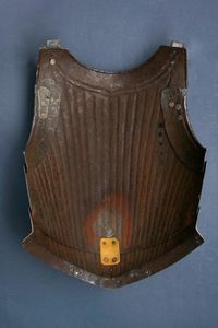 Fantastica armatura completa alla Massimiliana con incisioni  - Asta Rare Armi Antiche e Militaria da tutto il mondo - Associazione Nazionale - Case d'Asta italiane