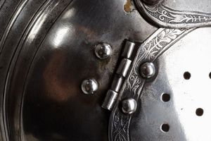 Fantastica armatura completa alla Massimiliana con incisioni  - Asta Rare Armi Antiche e Militaria da tutto il mondo - Associazione Nazionale - Case d'Asta italiane