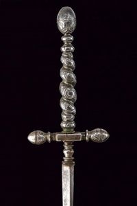 Fine stiletto intagliato  - Asta Rare Armi Antiche e Militaria da tutto il mondo - Associazione Nazionale - Case d'Asta italiane